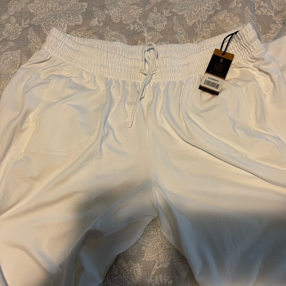 NOBULL: White- Women Joggers